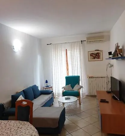 Graciela Apartment *