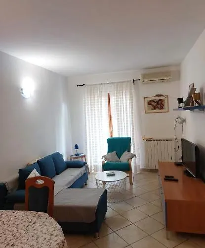Graciela Apartment *