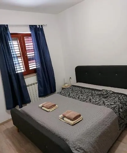 Graciela Apartment *